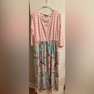 Floral Maxi Dress boutique. Never worn 2xl